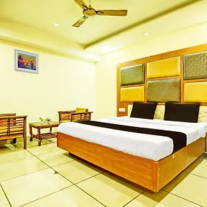 hotel-grand-signia.shimlahotels.net/